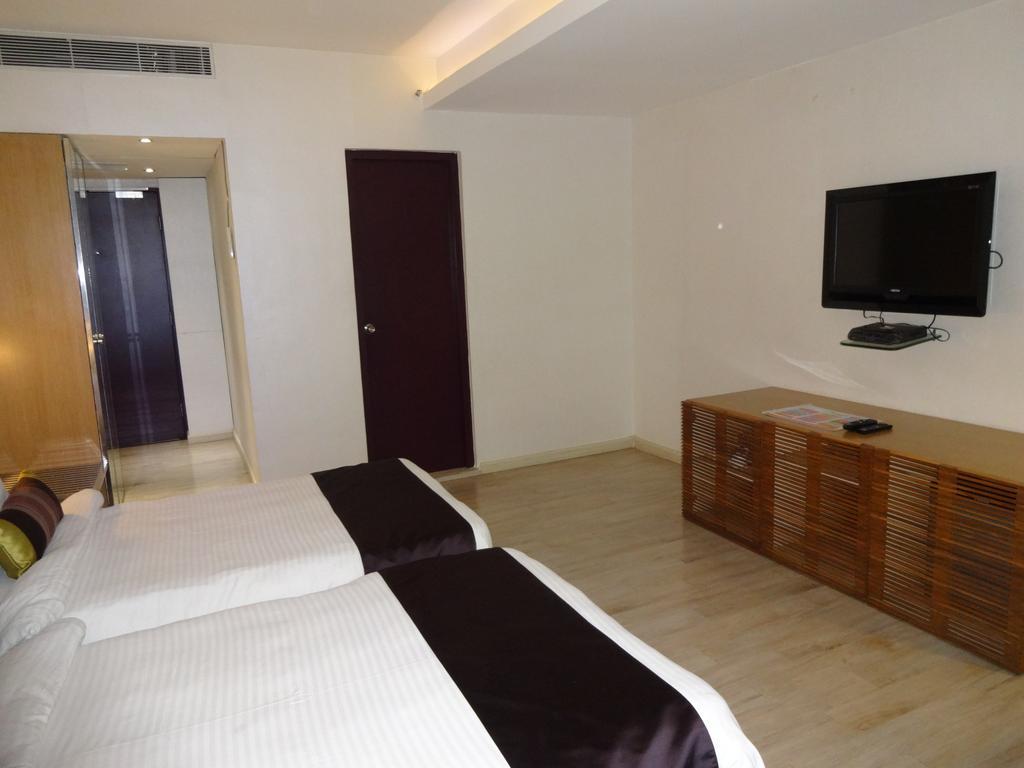 The Purple Leaf Hotels Hajdarabad Zewnętrze zdjęcie