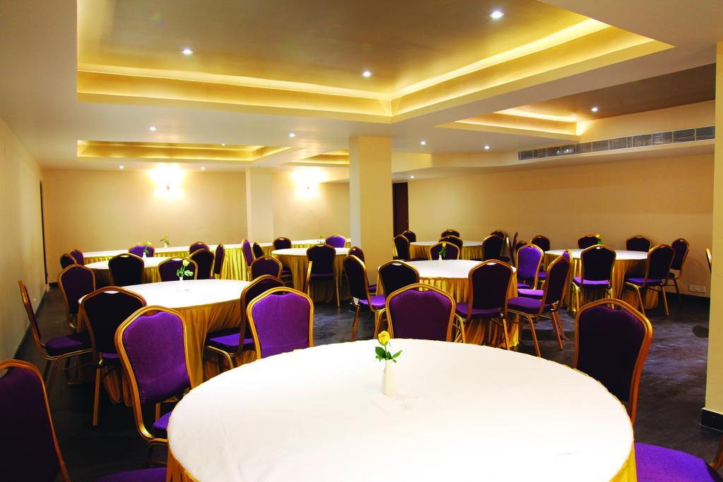 The Purple Leaf Hotels Hajdarabad Zewnętrze zdjęcie